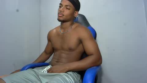 Snapshot of black_dicck chatting on July 2026 01:20:02 AM tu morenito online show from July 2026 01:20:02 AM
