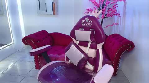 Snapshot of black_roseee chatting on November 2025 03:39:01 PM Rousse online show from November 2025 03:39:01 PM