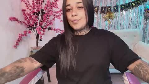 Snapshot of black_roseee chatting on December 2025 08:05:02 PM Rousse online show from December 2025 08:05:02 PM