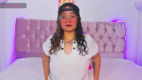 Snapshot of black_tara chatting on February 2026 01:56:02 AM Tara online show from February 2026 01:56:02 AM