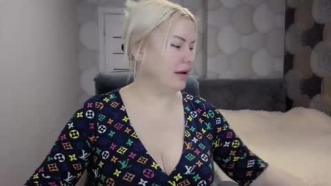 blackeyes11 online show from November 2025 01:04:02 AM