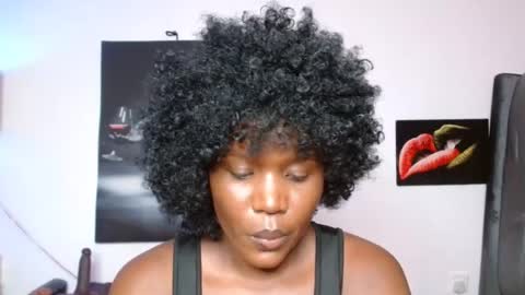 Snapshot of blackmellanin_ chatting on June 2026 04:13:02 AM Smiley sylivia online show from June 2026 04:13:02 AM