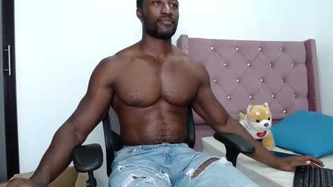 Snapshot of blacknikes chatting on February 2025 02:09:02 AM Twtter 1MikeBeckford            Onlyfns beckfordmike online show from February 2025 02:09:02 AM