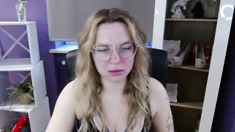 Z O E Y online show from April 2026 04:48:01 AM