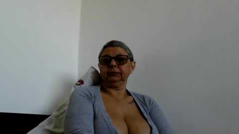 Snapshot of blackwidow05 chatting on April 2026 01:41:02 PM Black Widow online show from April 2026 01:41:02 PM