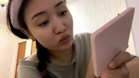 Mila online show from March 2026 06:14:02 PM