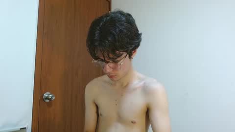 Snapshot of blakeshatter chatting on December 2024 07:21:01 PM blakeshatter online show from December 2024 07:21:01 PM