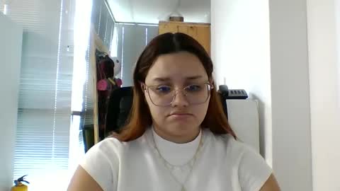 Lary online show from September 2025 02:41:01 PM