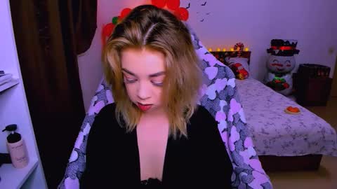 Nicole online show from November 2025 11:47:02 AM