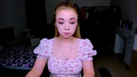 Snapshot of blinkofeyess chatting on May 2026 01:29:01 PM Nicole online show from May 2026 01:29:01 PM