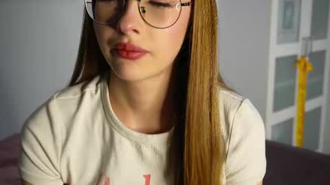  LiLy online show from November 2025 03:34:02 PM