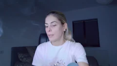 Snapshot of blonde4pasion chatting on December 2024 07:36:01 PM blonde4pasion online show from December 2024 07:36:01 PM