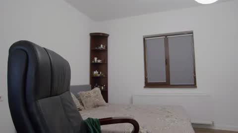 Snapshot of blonde4pasion chatting on December 2024 05:04:02 AM blonde4pasion online show from December 2024 05:04:02 AM
