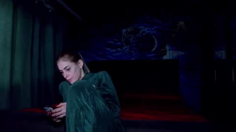Snapshot of blonde4pasion chatting on January 2025 02:32:02 PM blonde4pasion online show from January 2025 02:32:02 PM
