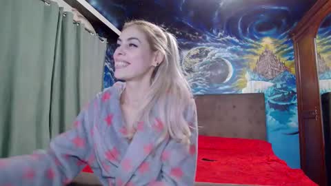 Snapshot of blonde4pasion chatting on January 2025 08:46:02 PM blonde4pasion online show from January 2025 08:46:02 PM
