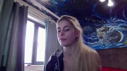 Snapshot of blonde4pasion chatting on February 2025 08:17:02 AM blonde4pasion online show from February 2025 08:17:02 AM