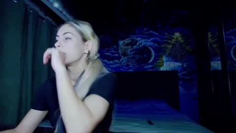 Snapshot of blonde4pasion chatting on September 2025 07:36:01 PM blonde4pasion online show from September 2025 07:36:01 PM
