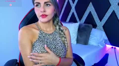 alejandra online show from October 2025 02:20:01 AM