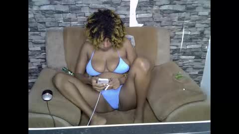 Snapshot of blonde_creamy chatting on June 2026 02:56:01 AM blonde_creamy online show from June 2026 02:56:01 AM