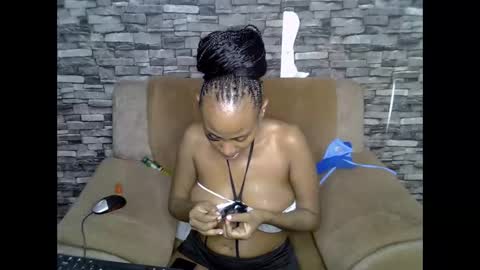 Snapshot of blonde_creamy chatting on June 2026 03:07:01 AM blonde_creamy online show from June 2026 03:07:01 AM