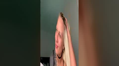 Snapshot of blonde_fuck_couple chatting on June 2026 12:31:01 AM blonde_fuck_couple online show from June 2026 12:31:01 AM