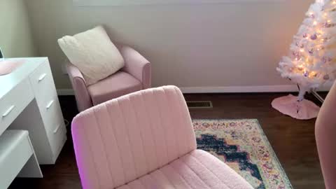 Blonde Stella online show from November 2025 06:40:01 PM