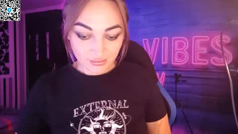 Snapshot of blonde_temptation chatting on October 2025 04:20:02 PM Meryem online show from October 2025 04:20:02 PM