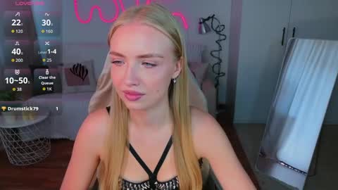 Snapshot of blonde_vibe chatting on May 2026 09:13:02 AM Nessa online show from May 2026 09:13:02 AM