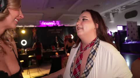 blondefoxsilverfox online show from February 2025 02:16:01 AM