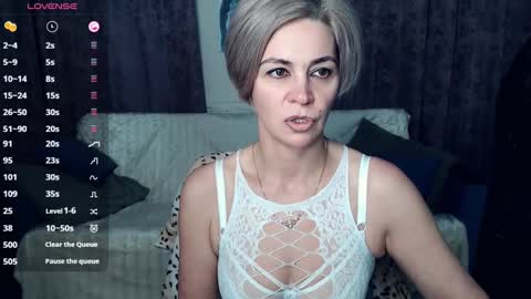 Snapshot of blondemommy_77 chatting on December 2024 11:26:02 PM Lola online show from December 2024 11:26:02 PM