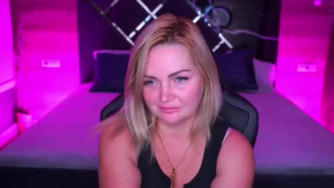 Blonde online show from October 2025 06:53:02 AM