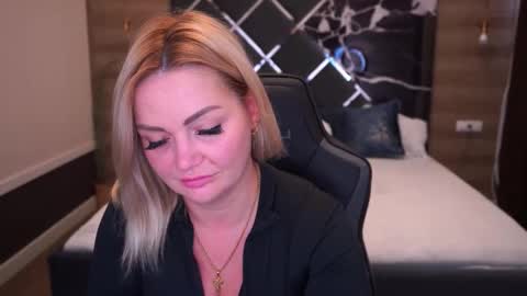 Blonde online show from October 2025 06:43:02 AM