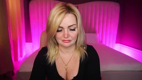 Blonde online show from October 2025 07:06:01 AM