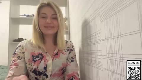 Snapshot of blondie_xoxoxo chatting on November 2025 07:52:02 PM blondie_xoxoxo online show from November 2025 07:52:02 PM