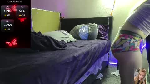 Snapshot of blondiebubblebooty chatting on May 2026 02:29:01 AM Bubbles online show from May 2026 02:29:01 AM