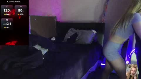 Snapshot of blondiebubblebooty chatting on May 2026 05:59:02 AM Bubbles online show from May 2026 05:59:02 AM