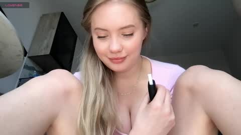 Snapshot of blondy_banny chatting on May 2026 02:08:02 AM Blondy bunny online show from May 2026 02:08:02 AM