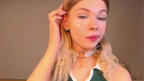 blondy_fina online show from May 2026 06:33:02 AM