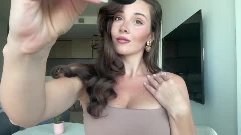 Snapshot of bloomyogi chatting on May 2026 07:22:01 PM Emma Bloom online show from May 2026 07:22:01 PM