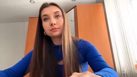 Snapshot of blossomroady chatting on March 2026 07:36:01 AM Alice online show from March 2026 07:36:01 AM