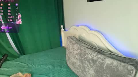 Welcome guysMy name KatePVT its Open online show from September 2025 06:51:02 AM