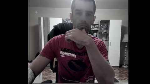 Snapshot of blue_eyed_wolf chatting on November 2025 08:54:02 PM Runaway online show from November 2025 08:54:02 PM