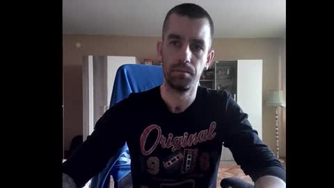 Snapshot of blue_eyed_wolf chatting on February 2026 02:55:02 PM Runaway online show from February 2026 02:55:02 PM