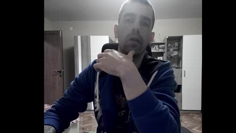 Snapshot of blue_eyed_wolf chatting on February 2026 04:10:02 PM Runaway online show from February 2026 04:10:02 PM