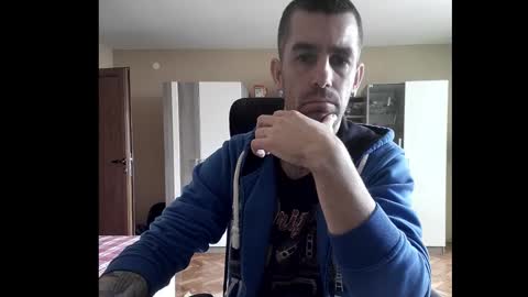 Snapshot of blue_eyed_wolf chatting on February 2026 08:29:01 AM Runaway online show from February 2026 08:29:01 AM