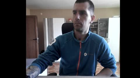 Snapshot of blue_eyed_wolf chatting on May 2026 11:37:01 AM Runaway online show from May 2026 11:37:01 AM
