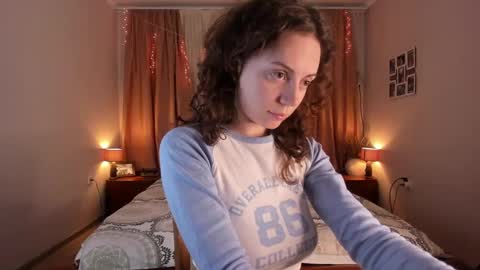 Elisa online show from February 2025 02:13:02 PM