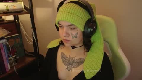 Snapshot of bluedweeb chatting on February 2026 05:47:01 AM Blue online show from February 2026 05:47:01 AM