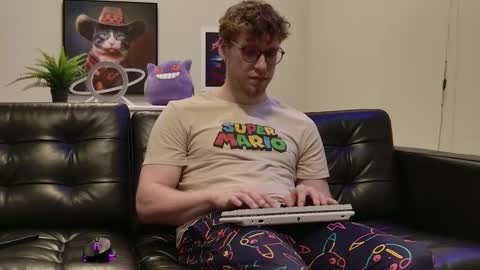 blueeyedtallguy online show from October 2025 01:51:02 AM