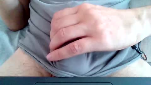 bluegum00 online show from October 2025 05:26:02 AM